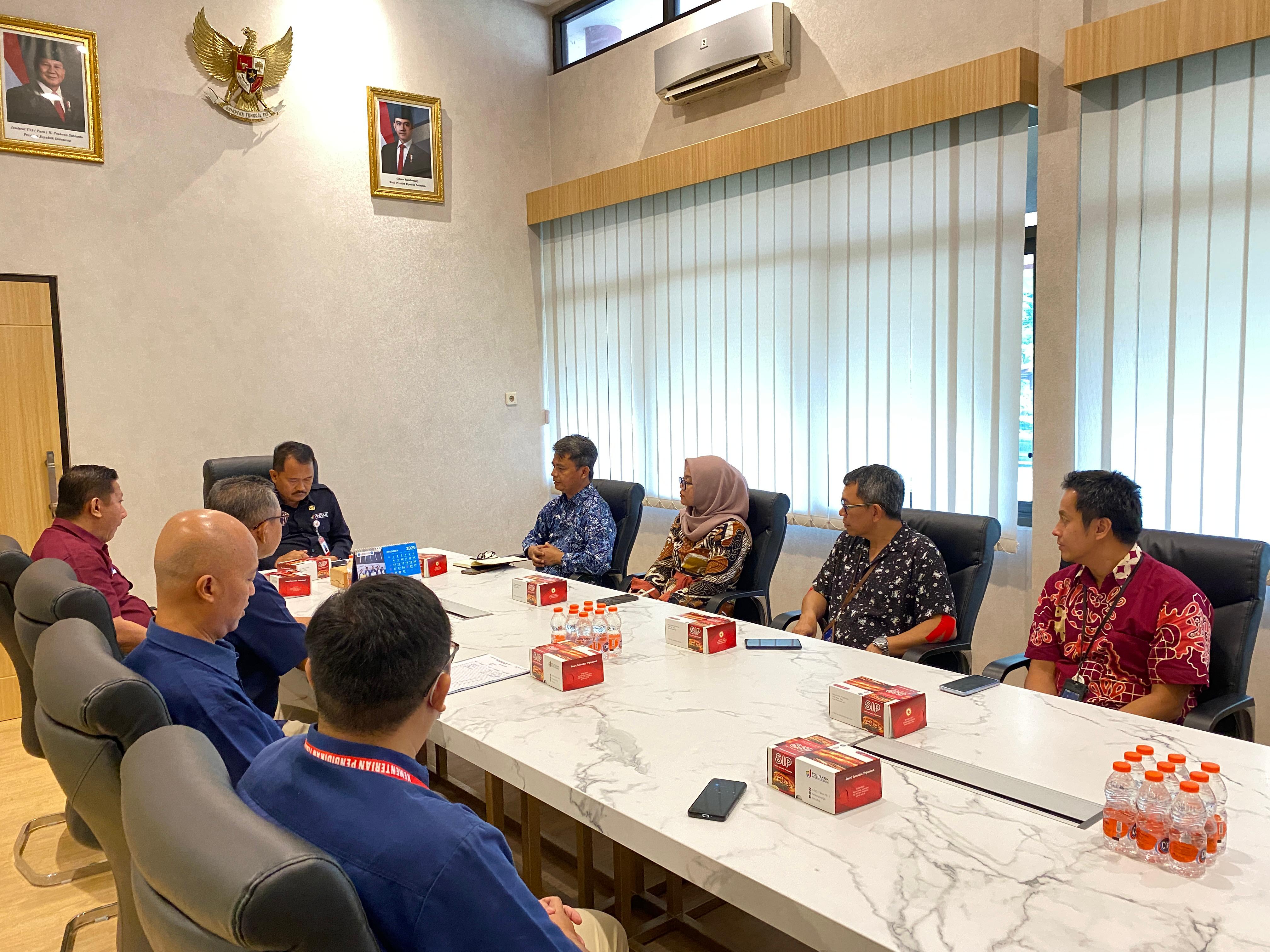 Management Visit PT. Telkom, Tbk Regional III ke Politeknik Negeri Jember thumbnail