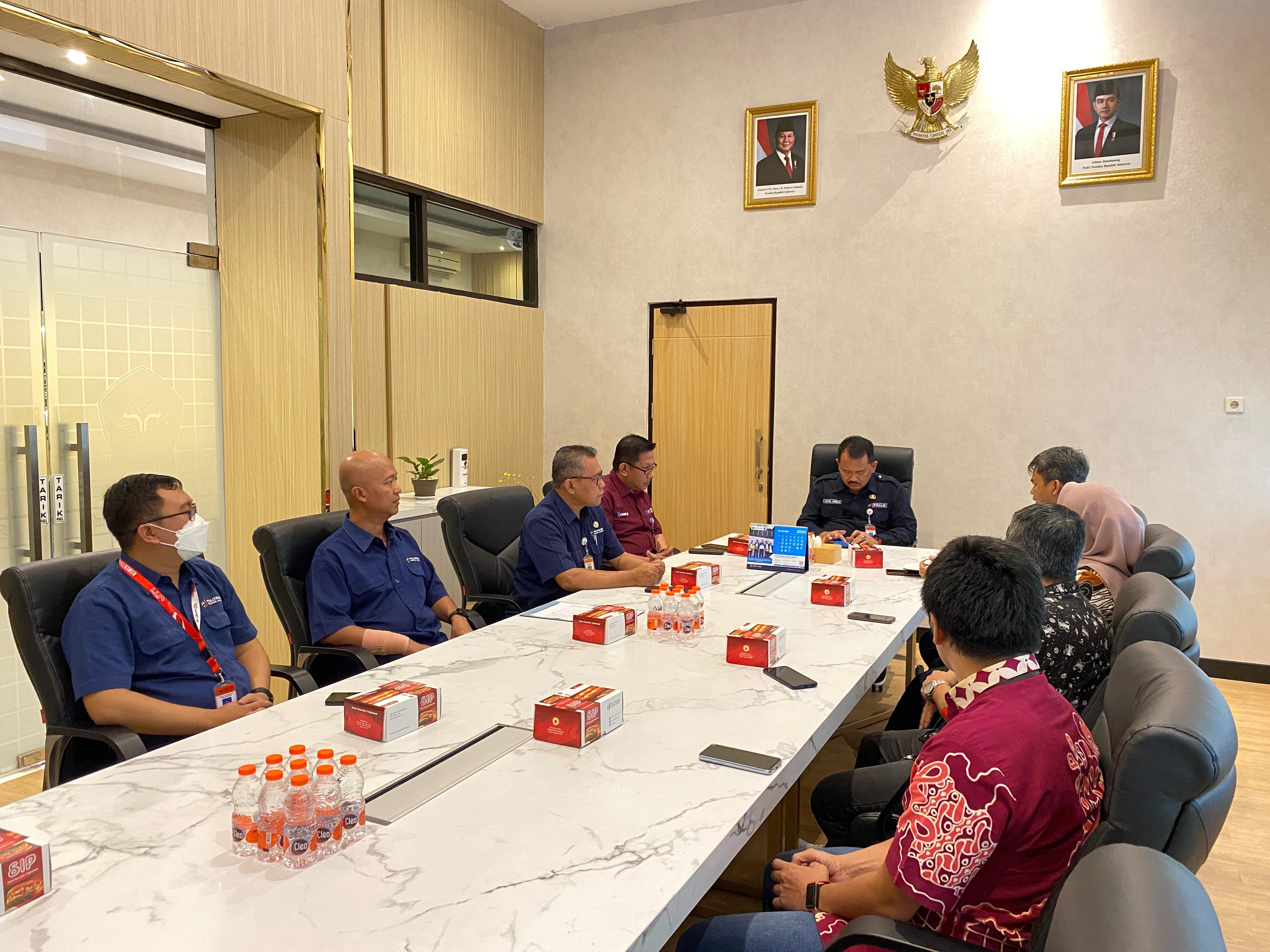 Management Visit PT. Telkom, Tbk Regional III ke Politeknik Negeri Jember thumbnail